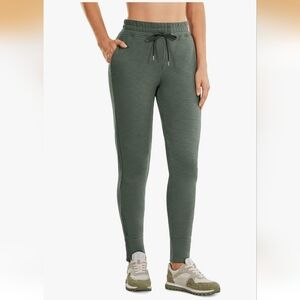 CRZ YOGA Women's Green Jogger Pants